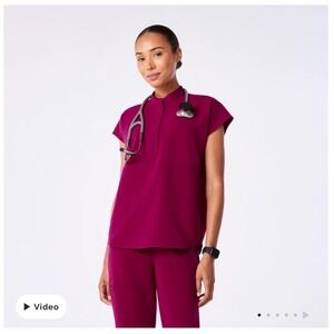 FIGS Rafaela Oversized Scrub Top Dark Magenta Women's L
Healthcare Nurse Doctor